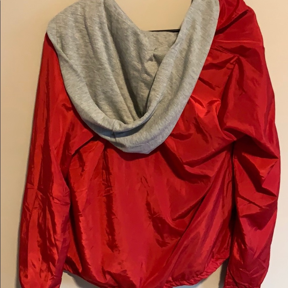 Red jacket - Picture 4 of 4
